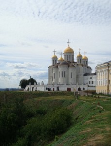 Древний Успенский собор во Владимире (фото Виктора Новокщёнова)