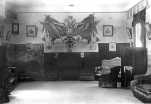 Офицерский кружок, конец 1920-х годов. Фото из книги "Русские церкви в Ницце"